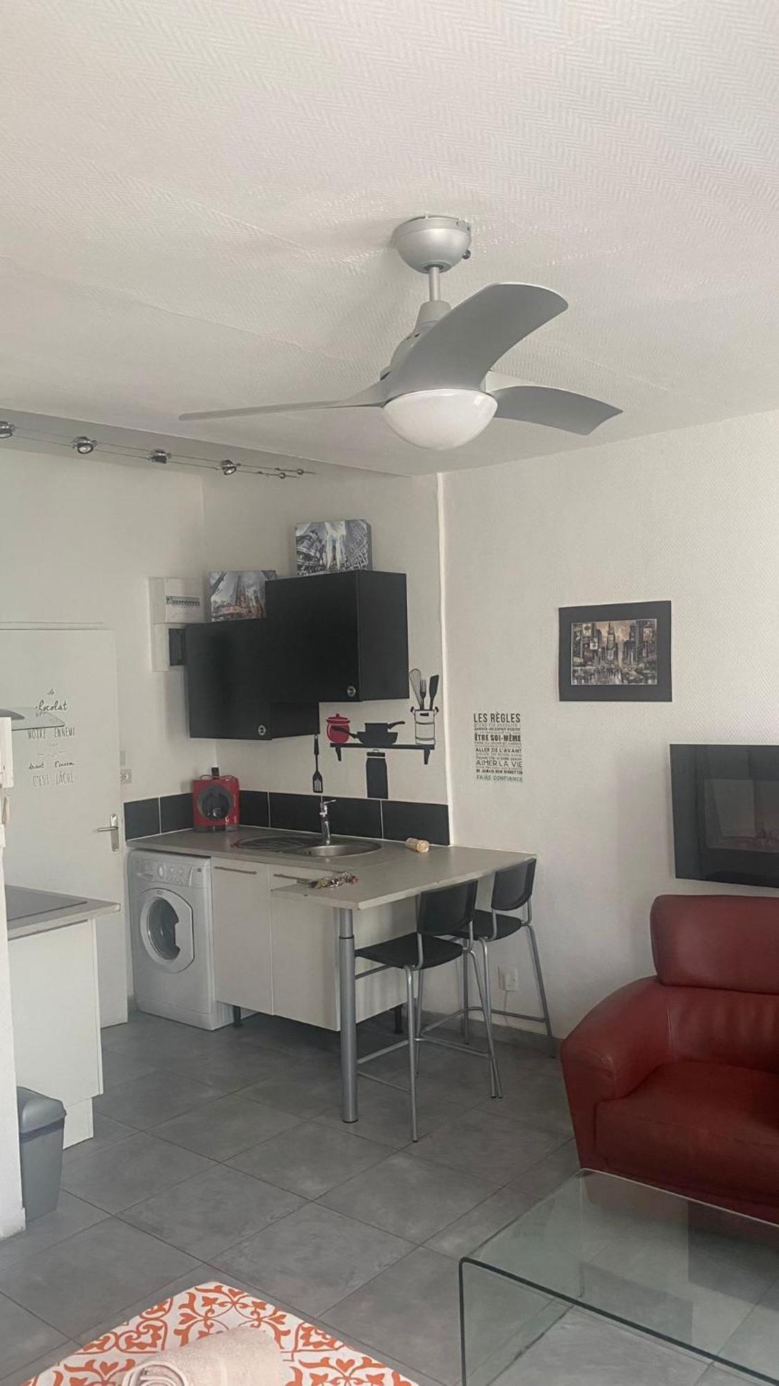 Le Suffren, Ventile ,Wifi, A 100 M De La Plage Toulon Exterior photo